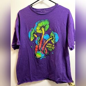 Dom Size Xl Magic Mushroom Tshirt In Excellent Condition